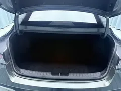 2023 Hyundai Elantra 1.5L CVT LUX Premium — фото 17