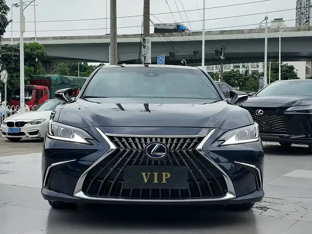 2020 Lexus ES 300h Excellence