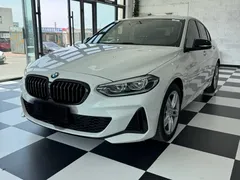 2022 BMW 1 Series 120i M, белый — фото 1