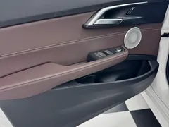 2022 BMW 1 Series 120i M, белый — фото 5