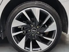 2023 Audi A3L Limousine 35 TFSI, белый — фото 14