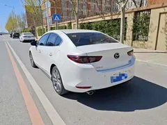 2021 Mazda 3 2.0L AT, белый — фото 7
