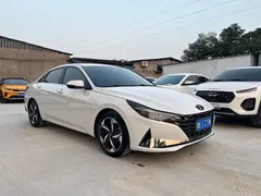 2022 Hyundai Elantra 1.5L CVT LUX Premium, белый — фото 3