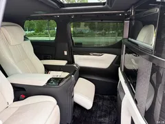 2020 Lexus LM 300h four-seater — фото 15
