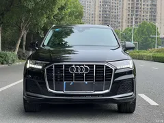 2023 Audi Q7 45 TFSI quattro S line sporty — фото 1