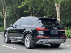 2023 Audi Q7 45 TFSI quattro S line sporty — фото 5