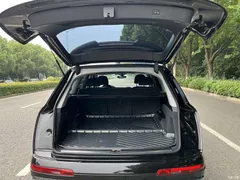 2023 Audi Q7 45 TFSI quattro S line sporty — фото 14