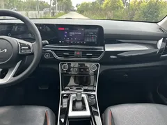 2023 Kia Seltos 1.5L CVT Luxury, белый — фото 19