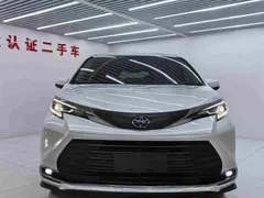 2021 Toyota Sienna 2.5L Hybrid Comfort, белый — фото 2