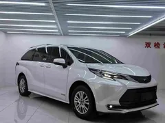 2021 Toyota Sienna 2.5L Hybrid Comfort, белый — фото 3