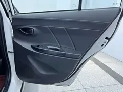 2022 Toyota Yaris L Zhixuan X 1.5L CVT PLUS, белый — фото 15