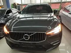 2021 Volvo XC60 T5 4WD Luxury — фото 3