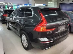 2021 Volvo XC60 T5 4WD Luxury — фото 5