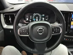 2021 Volvo XC60 T5 4WD Luxury — фото 11