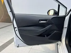 2022 Toyota Levin 185T CVT Luxury, белый — фото 9