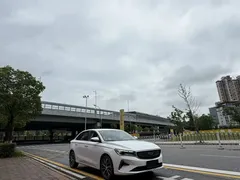 2022 Geely Emgrand 1.5L CVT, белый — фото 3