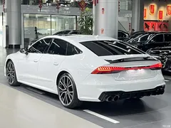 2022 Audi A7 55 TFSI quattro exclusive — фото 7