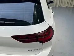 2023 Volkswagen Golf 280TSI DSG R-Line, белый — фото 25