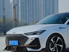 2022 Changan UNI-V 1.5T Sport — фото 2