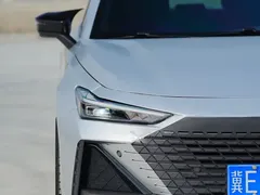 2022 Changan UNI-V 1.5T Sport — фото 4