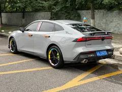 2022 Changan UNI-V 1.5T — фото 4