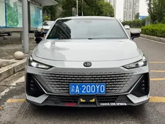 2022 Changan UNI-V 1.5T — фото 5