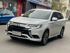 2020 Mitsubishi Outlander 2.0L 2WD 5-seat, белый — фото 1