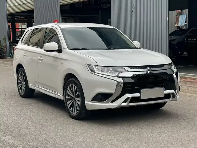2020 Mitsubishi Outlander 2.0L 2WD 5-seat