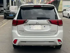 2020 Mitsubishi Outlander 2.0L 2WD 5-seat, белый — фото 6