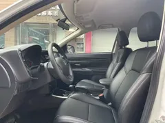 2020 Mitsubishi Outlander 2.0L 2WD 5-seat, белый — фото 7