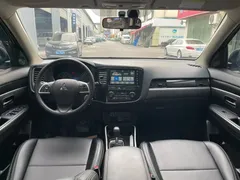 2020 Mitsubishi Outlander 2.0L 2WD 5-seat, белый — фото 9