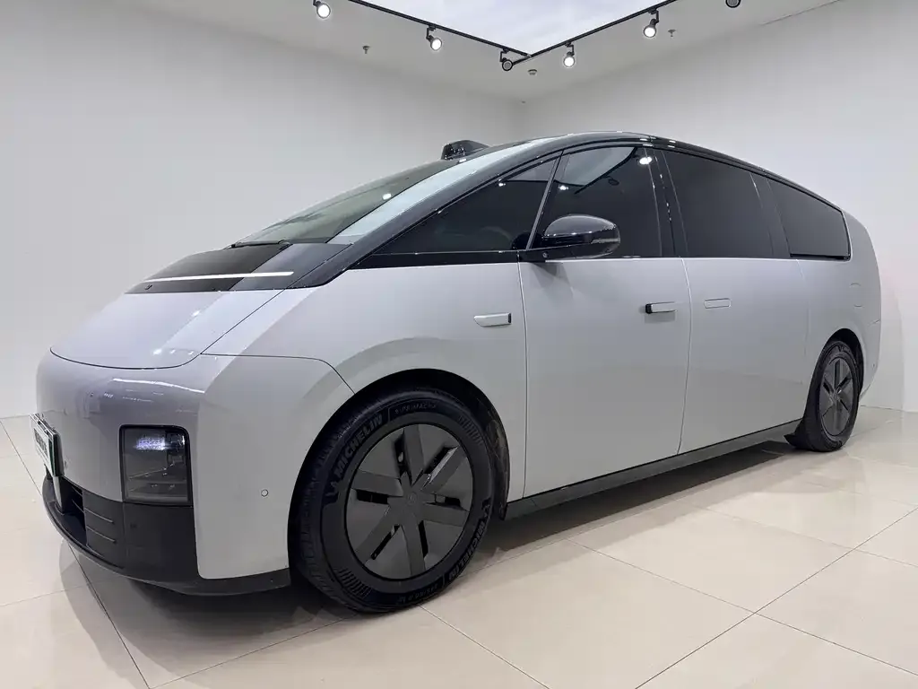 2024 Li Auto MEGA Ultra