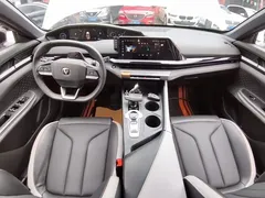 2023 Changan UNI-V 1.5T, белый — фото 10