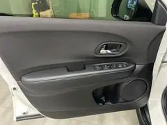 2020 Honda Vezel 1.5L CVT Pioneer, белый — фото 10