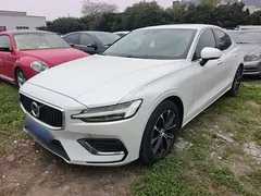 2021 Volvo S60 T4 Luxury, белый — фото 2