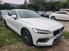 2021 Volvo S60 T4 Luxury, белый — фото 4