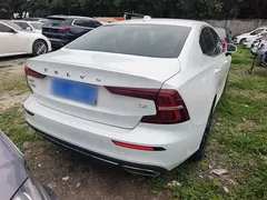 2021 Volvo S60 T4 Luxury, белый — фото 6