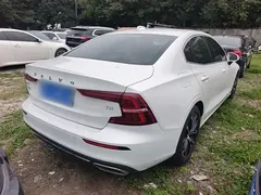 2021 Volvo S60 T4 Luxury, белый — фото 7