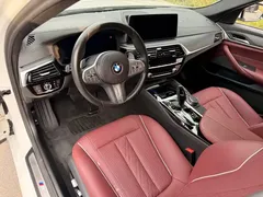 2023 BMW 5 Series 530Li Leading M Sport Package, белый — фото 3