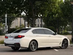 2023 BMW 5 Series 530Li Leading M Sport Package, белый — фото 17