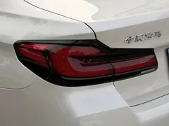 2023 BMW 5 Series 530Li Leading M Sport Package, белый — фото 22