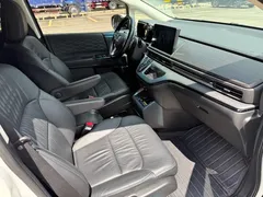 2022 Honda Elysion 2.0L e:HEV Luxury, белый — фото 12
