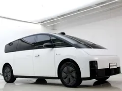 2024 Li Auto MEGA Ultra, белый — фото 2