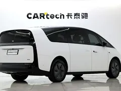 2024 Li Auto MEGA Ultra, белый — фото 5