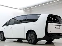 2024 Li Auto MEGA Ultra, белый — фото 7