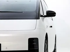 2024 Li Auto MEGA Ultra, белый — фото 9