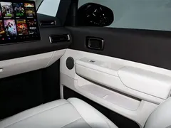 2024 Li Auto MEGA Ultra, белый — фото 28