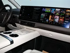 2024 Li Auto MEGA Ultra, белый — фото 31