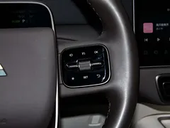 2024 Li Auto MEGA Ultra, белый — фото 33