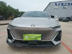 2022 Changan UNI-V 1.5T Premium — фото 3